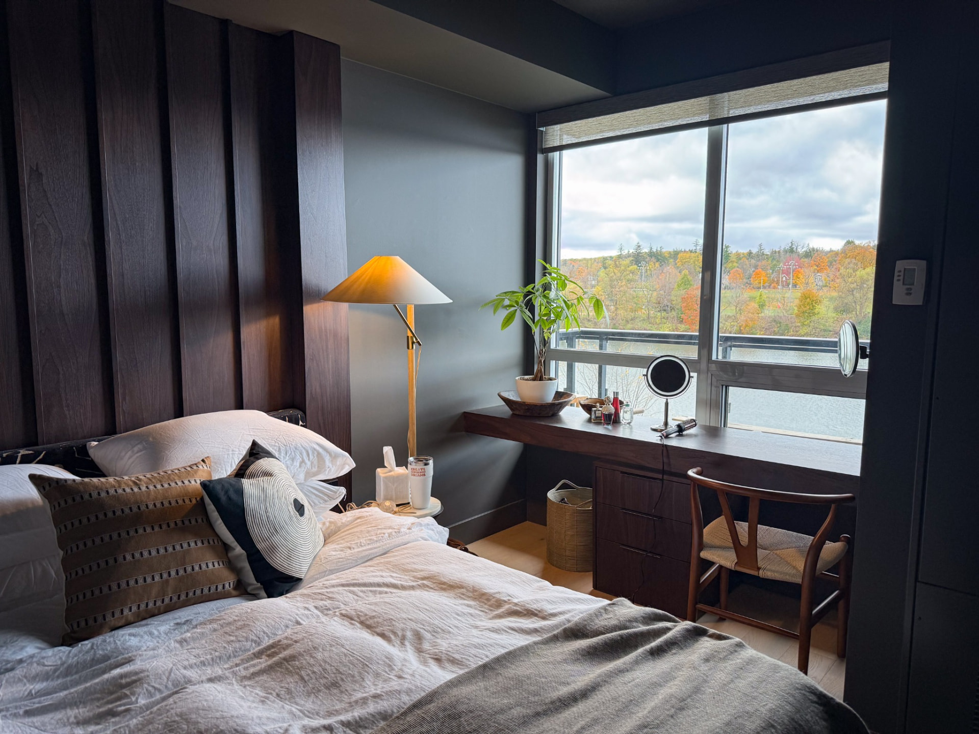 Bedroom desk and millwork — Boronka Carpentry Plus