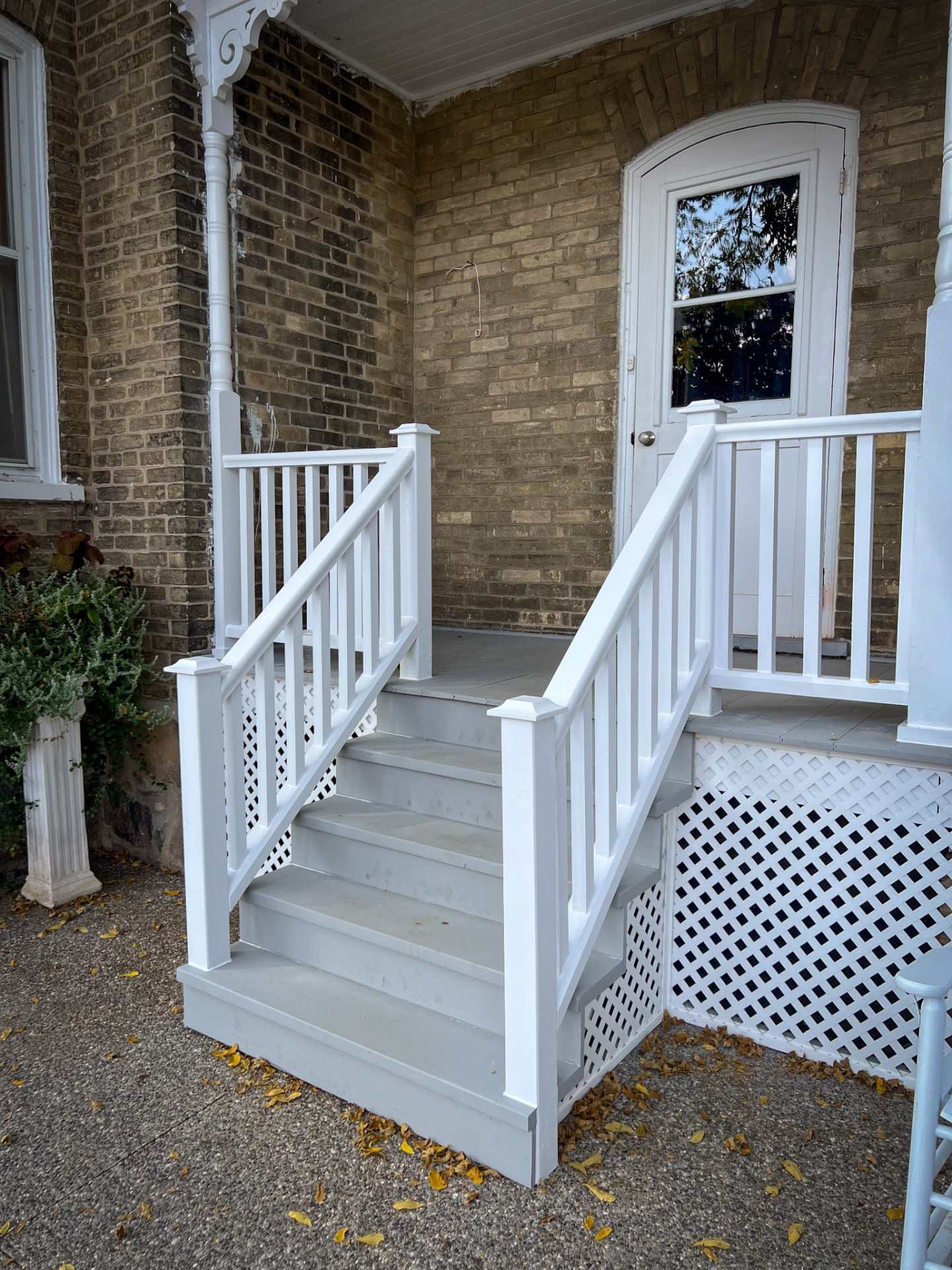 Porch stairs railing — Boronka Carpentry Plus